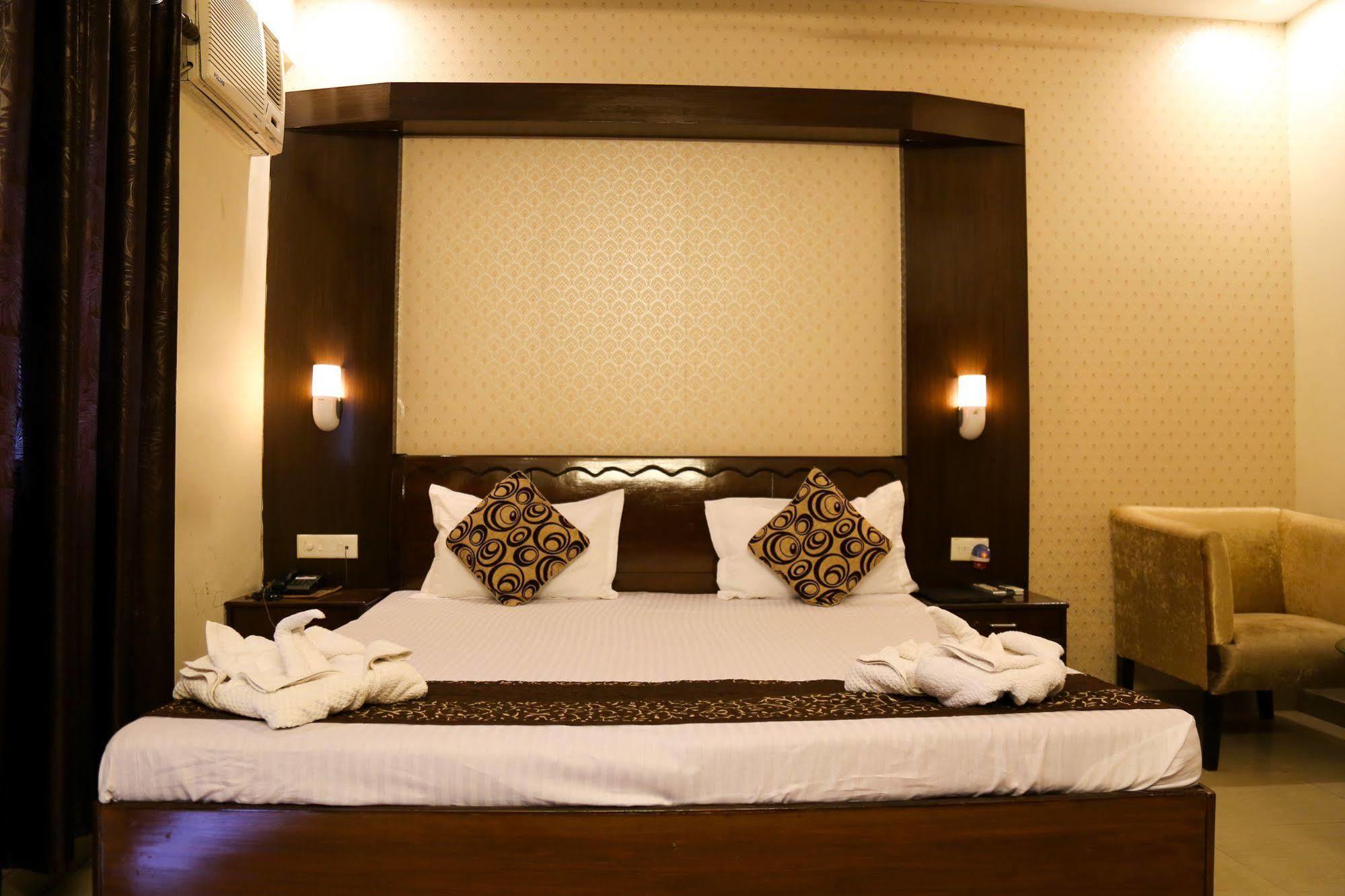 Hotel Grand Legacy Beacon, Dehradun Exterior foto