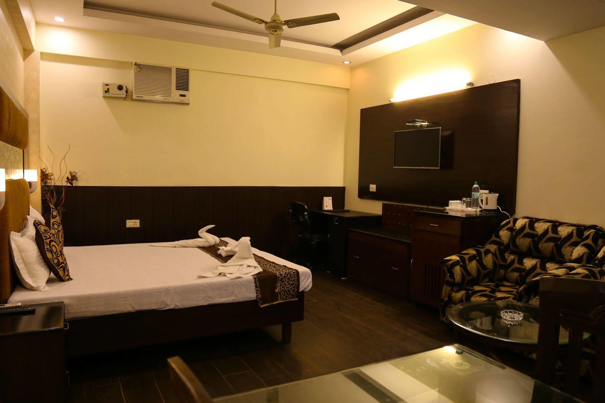 Hotel Grand Legacy Beacon, Dehradun Exterior foto
